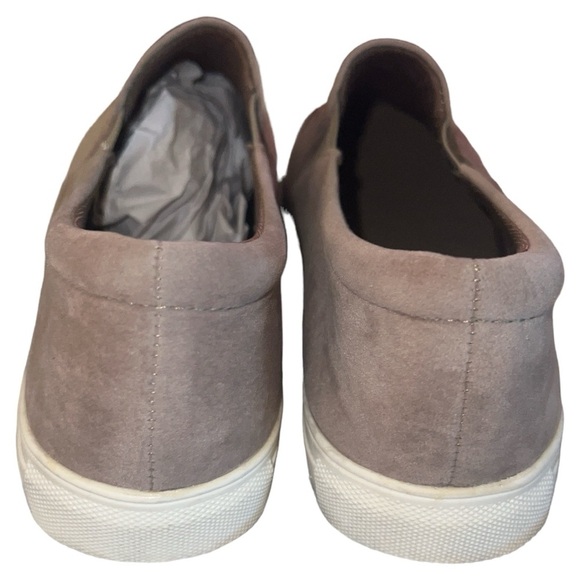 Forever Desire Women's Slip-On Taupe Embroidered Suede Sneakers/Shoes | NEW/NWT! - Picture 4 of 11